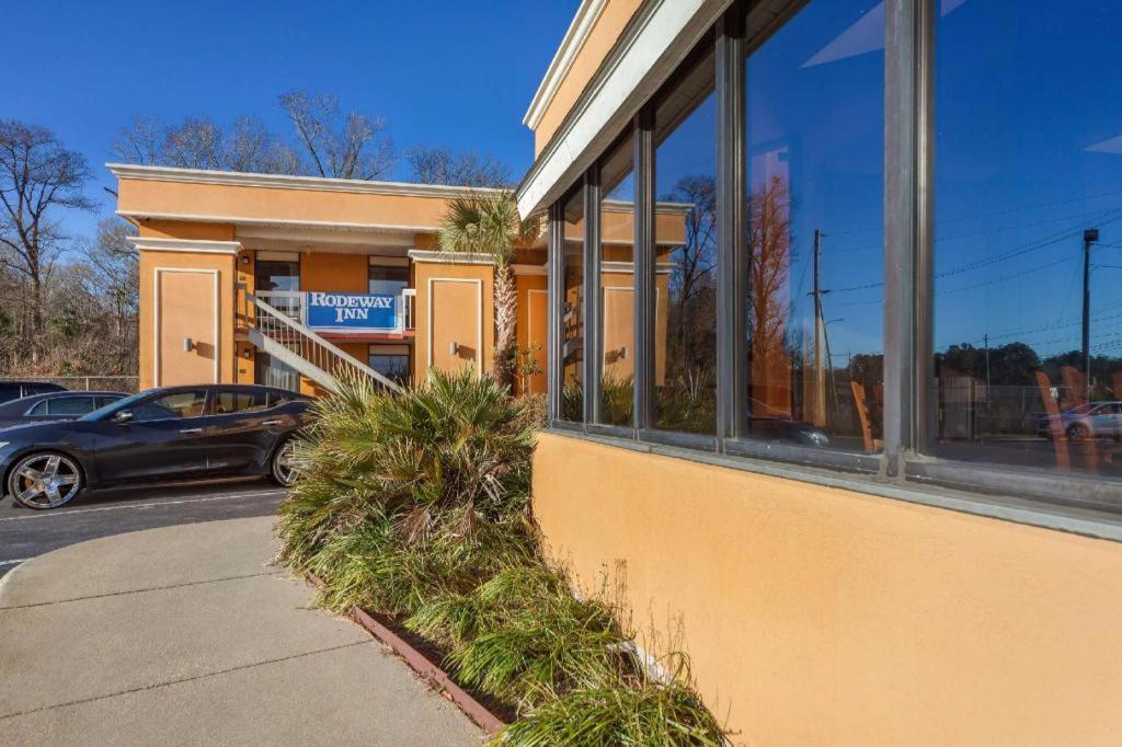 Rodeway Inn Lumberton Exterior photo